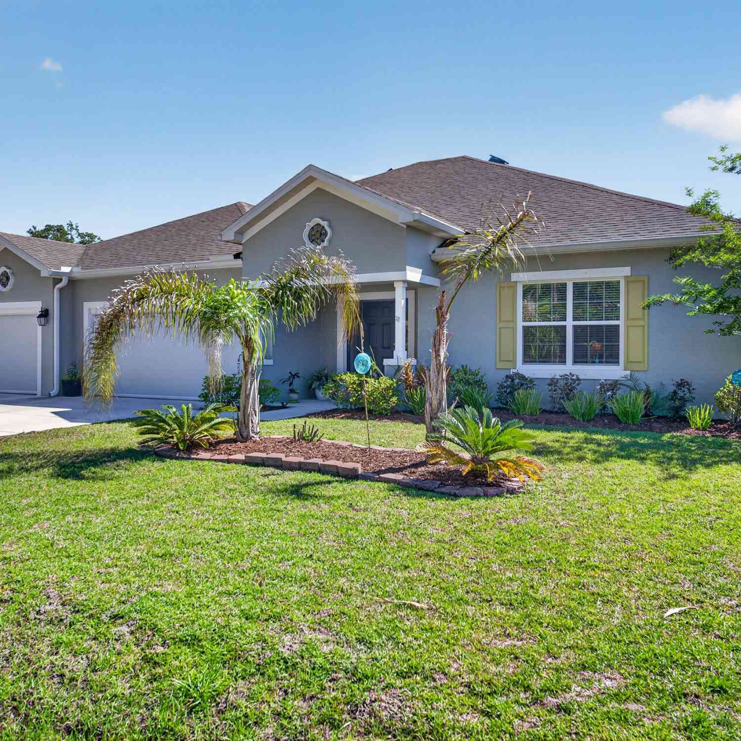 Homes For Sale - 17 White Haven Lane<br/> Palm Coast, FL 32164