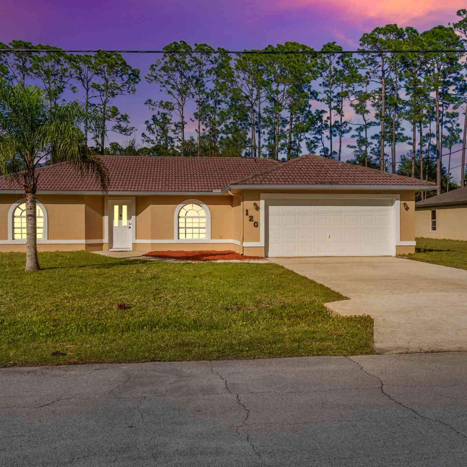 Homes For Sale - 120 Point Of Woods Drive<br/> Palm Coast, FL 32164