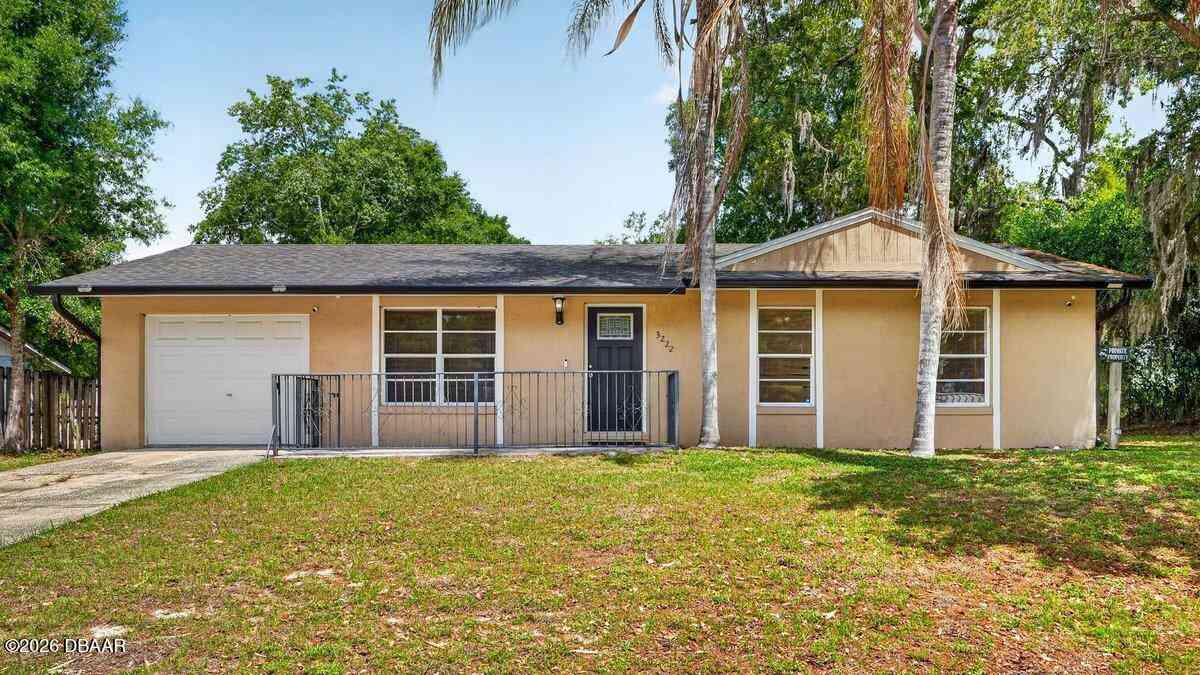 Homes For Sale - 3222 Roland Drive<br/> Deltona, FL 32738