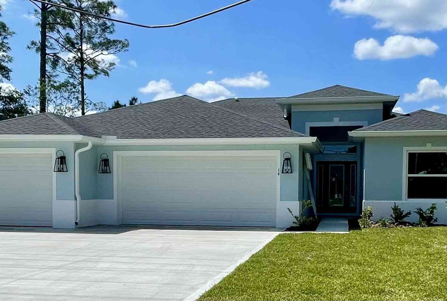 Homes For Sale - 14 White Birch Lane<br/> Palm Coast, FL 32164