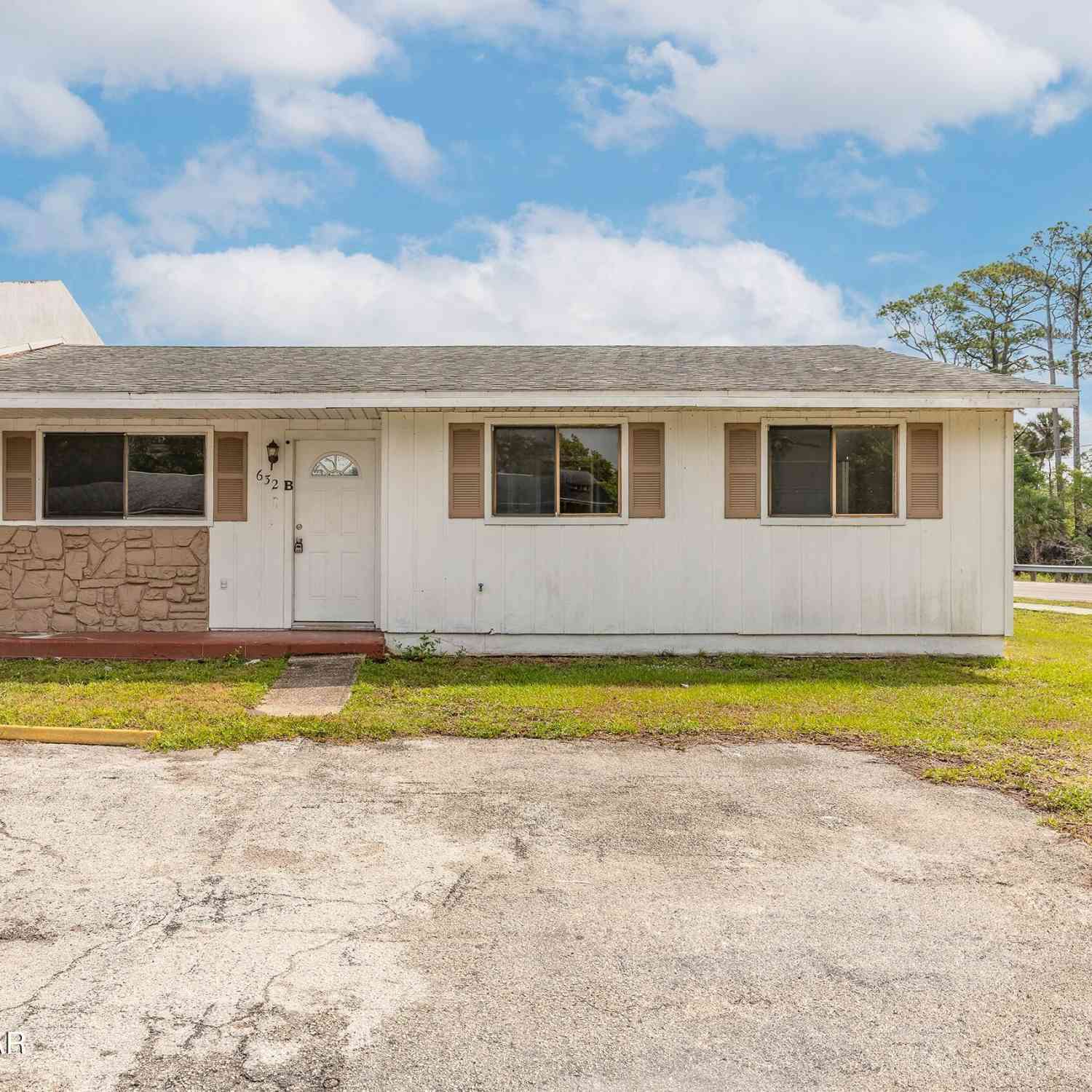 Townhouse For Sale - 632 Lpga Boulevard #B<br/> Holly Hill, FL 32117