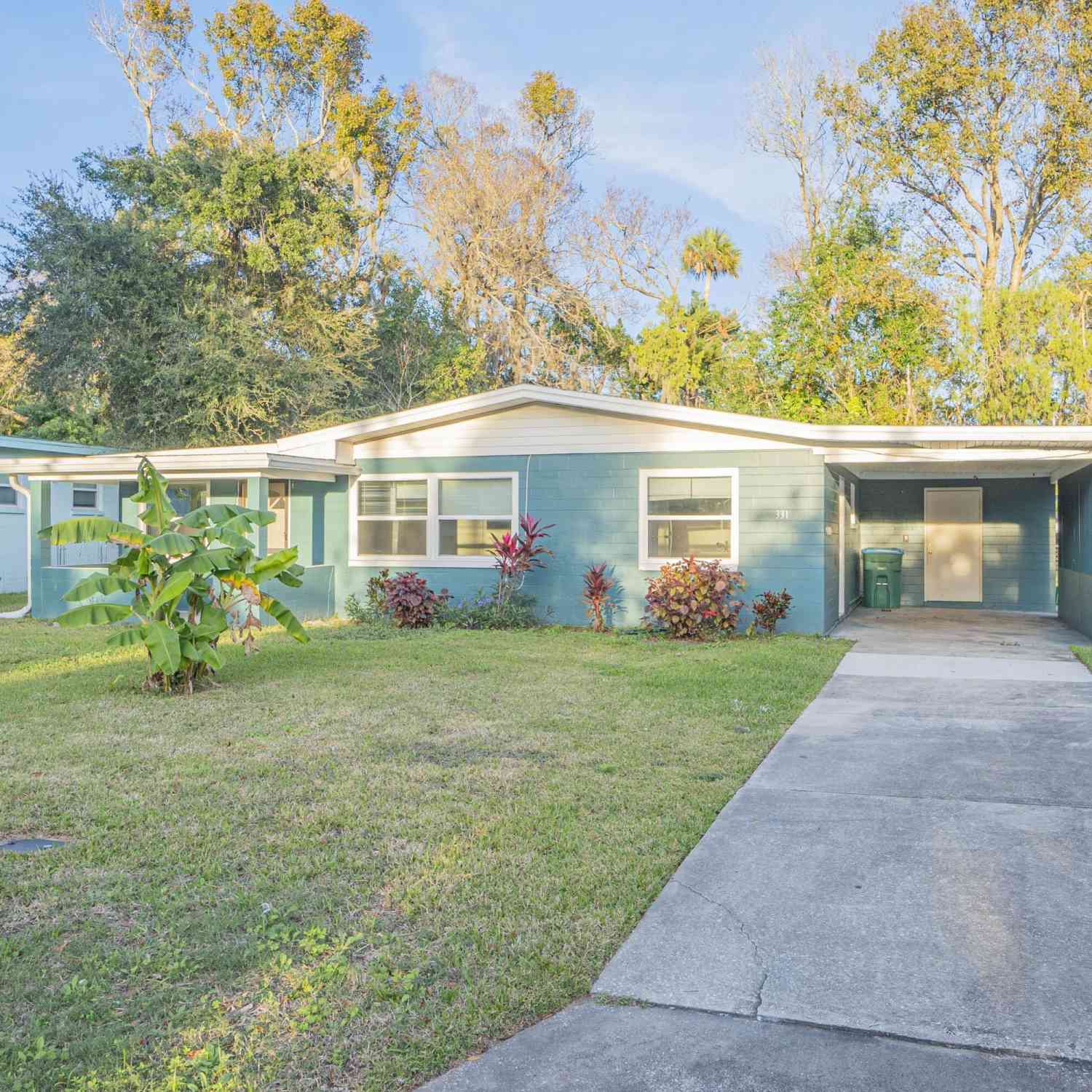 Homes For Sale - 331 London Road<br/> Volusia County, Holly Hill, FL 32117