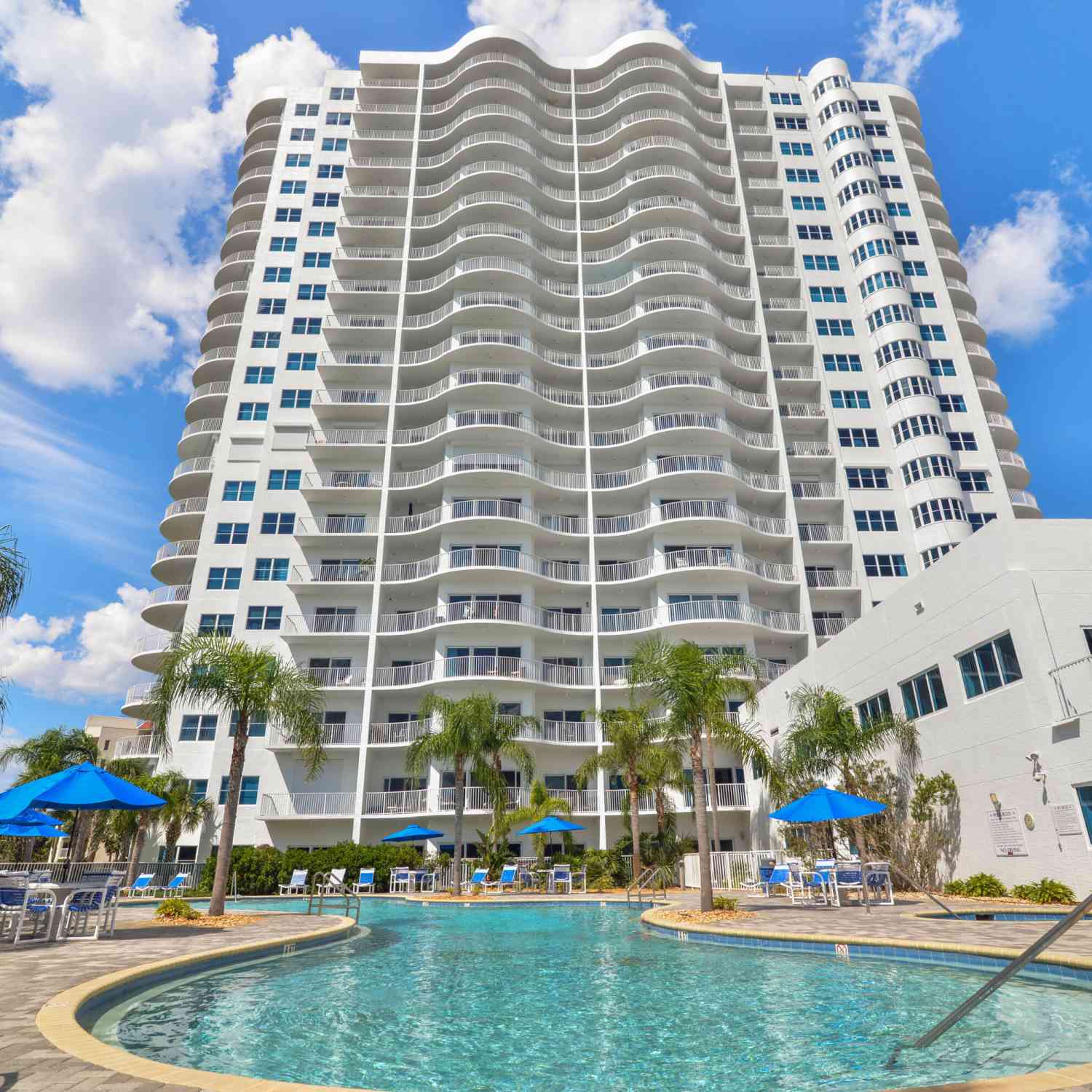 Condo For Sale - 2 Oceans West Boulevard #606<br/> Daytona Beach Shores, FL 32118