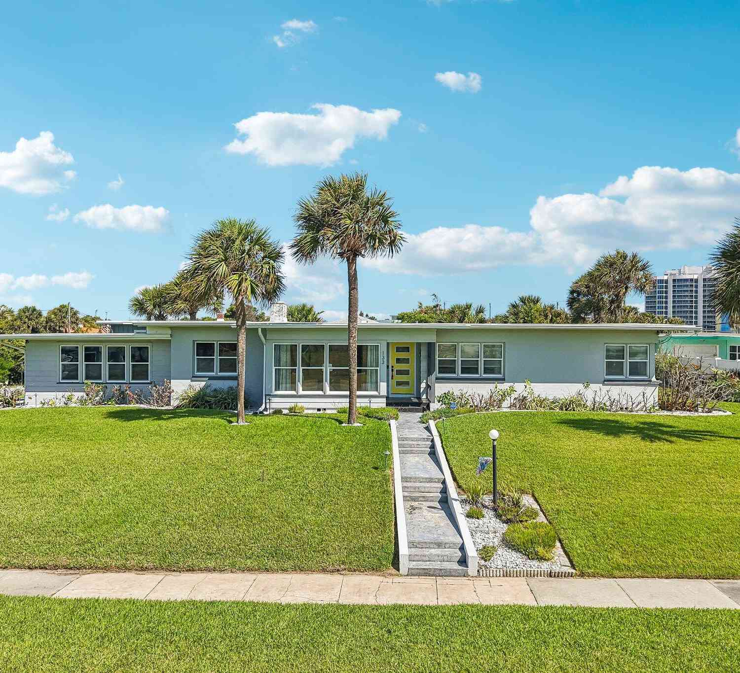 Homes For Sale - 133 Park Avenue<br/> Daytona Beach, FL 32118