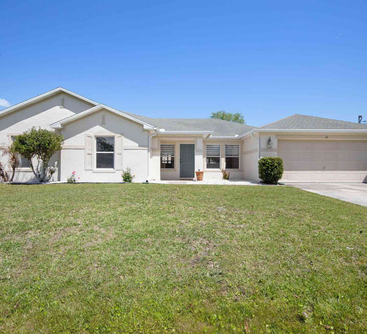 Homes For Sale - 27 Wood Arbor Lane<br/> Palm Coast, FL 32164