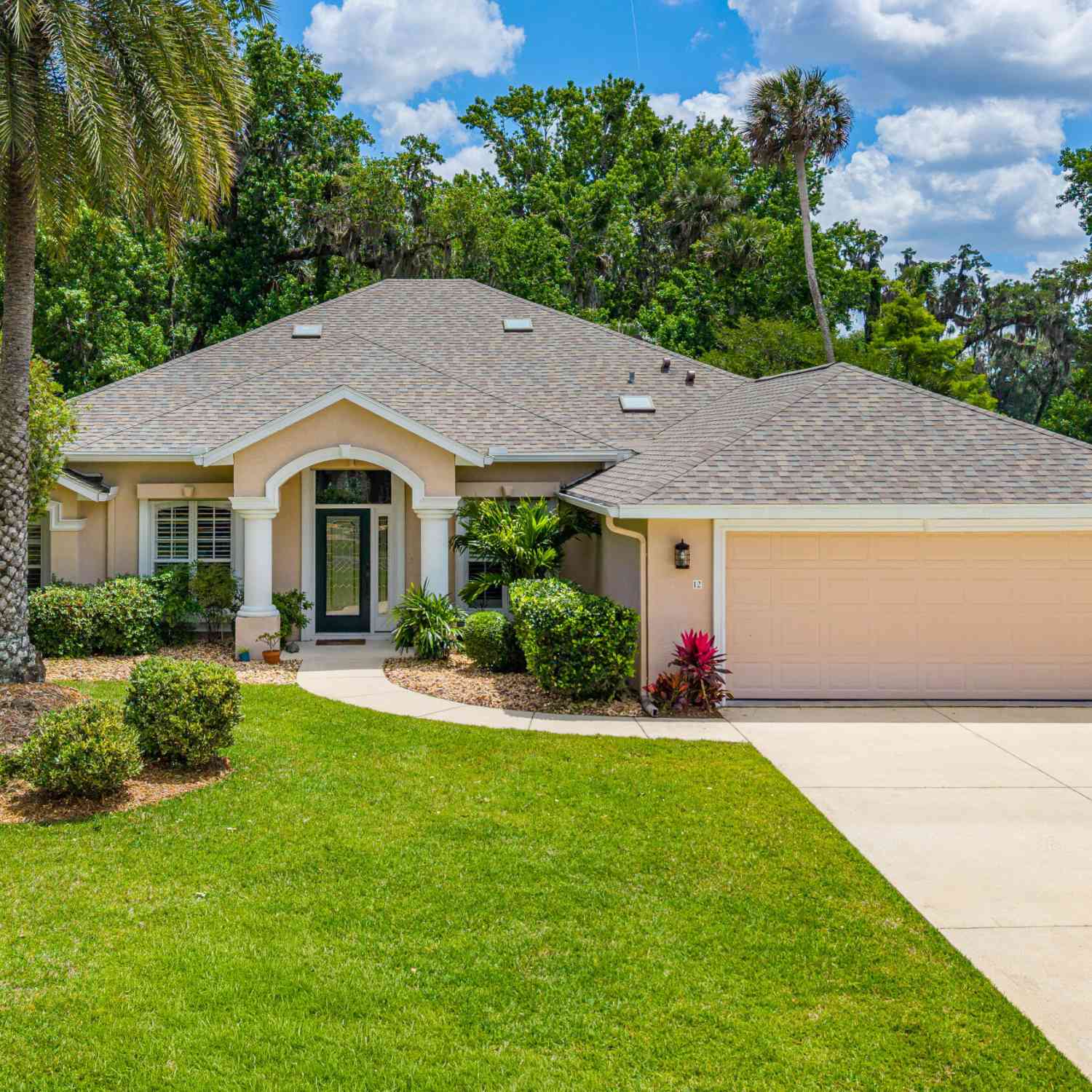 Homes For Sale - 12 Jolynn Drive<br/> Ormond Beach, FL 32174