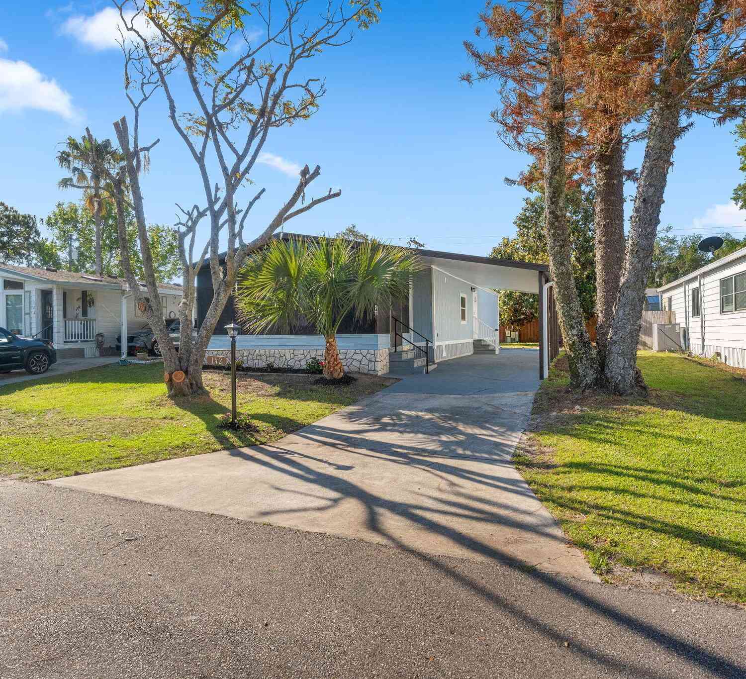 Mobile Home For Sale - 142 Indian River Drive #N<br/> Edgewater, FL 32141