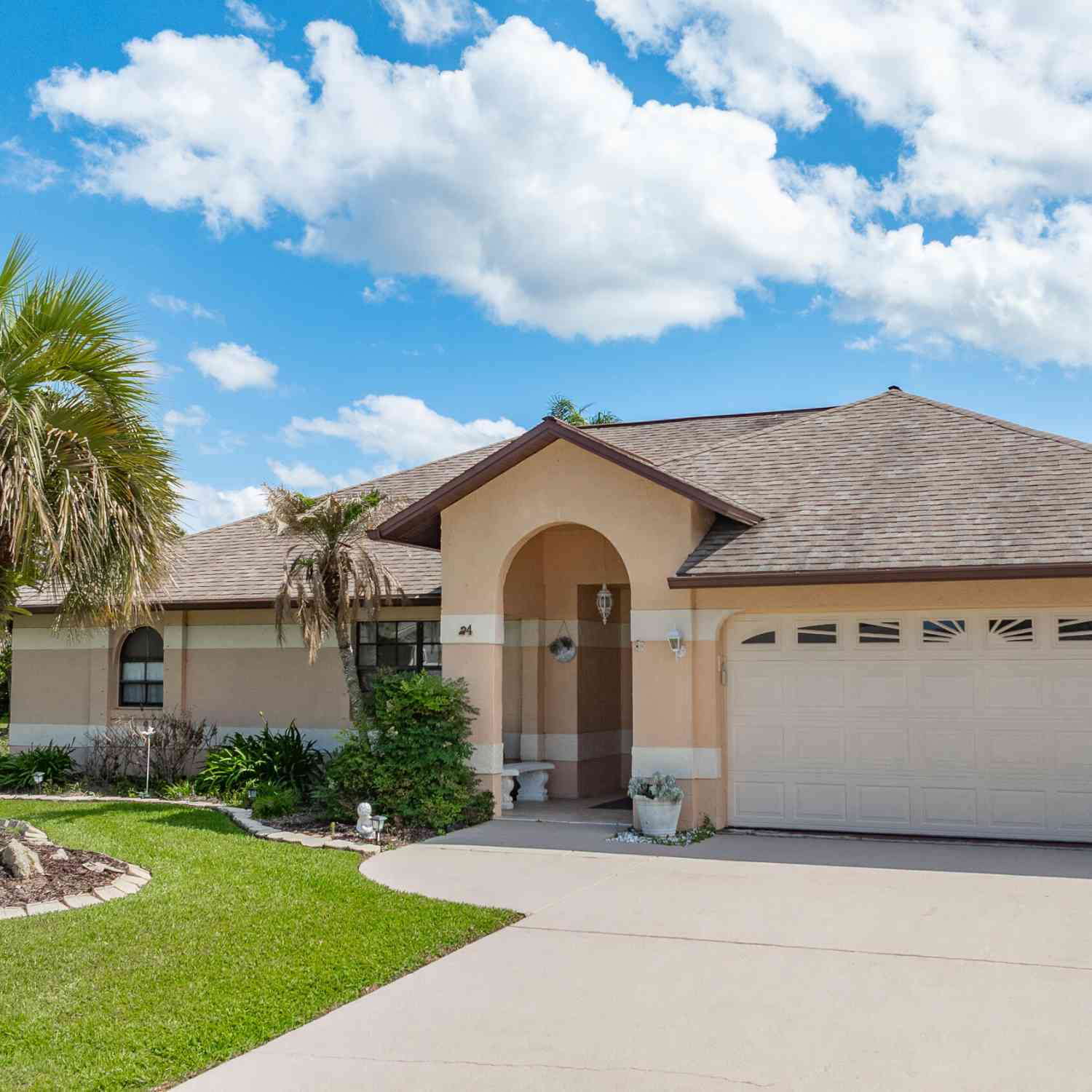 Homes For Sale - 24 Birchwood Place<br/> Palm Coast, FL 32137