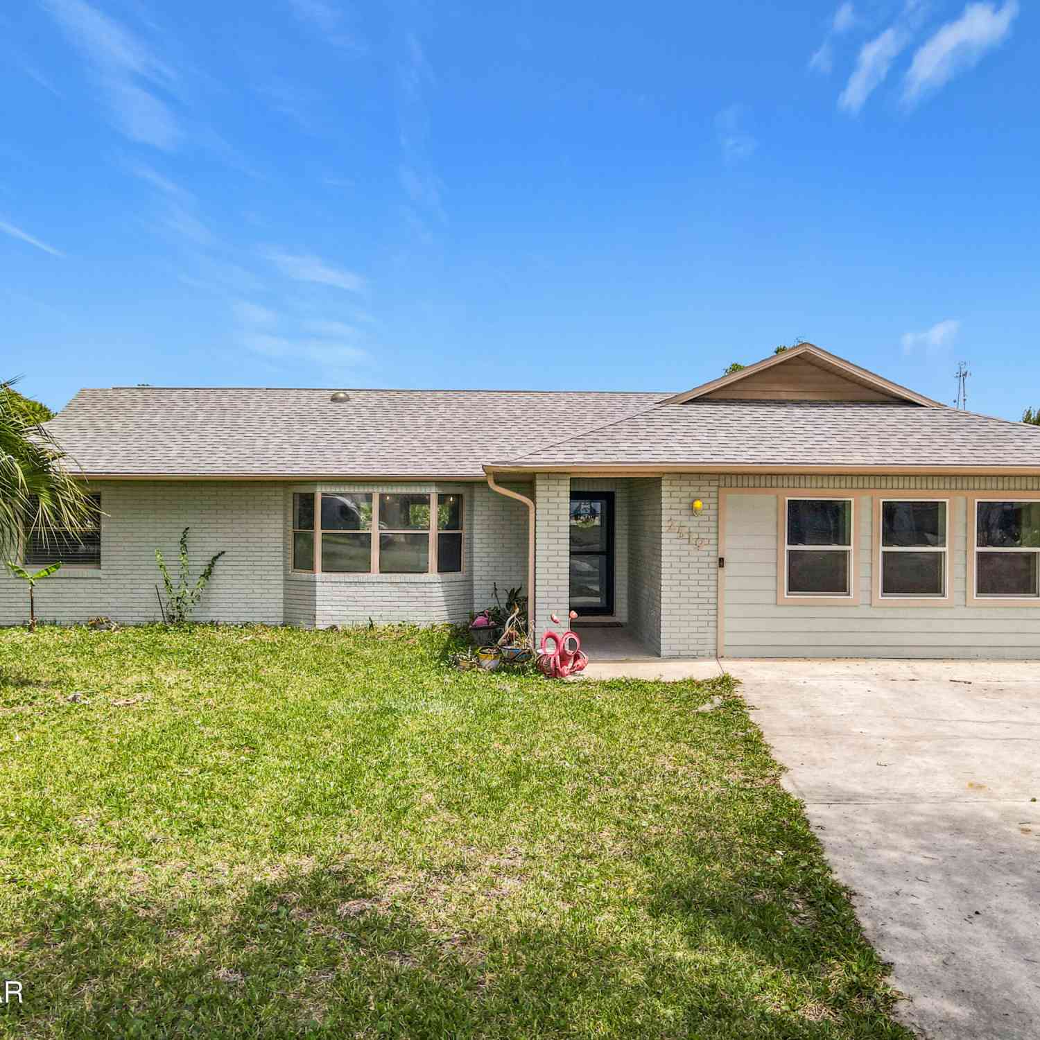 Homes For Sale - 2519 Glenwood Drive<br/> Edgewater, FL 32141