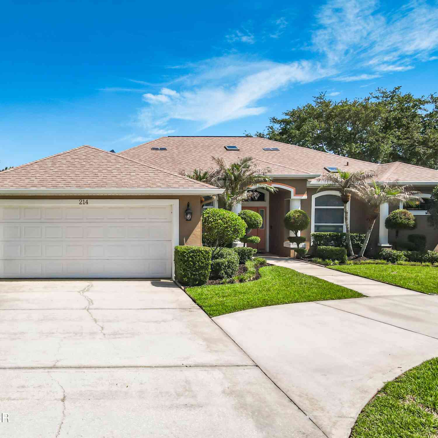 Homes For Sale - 214 Hamlet Trace<br/> Ormond Beach, FL 32174