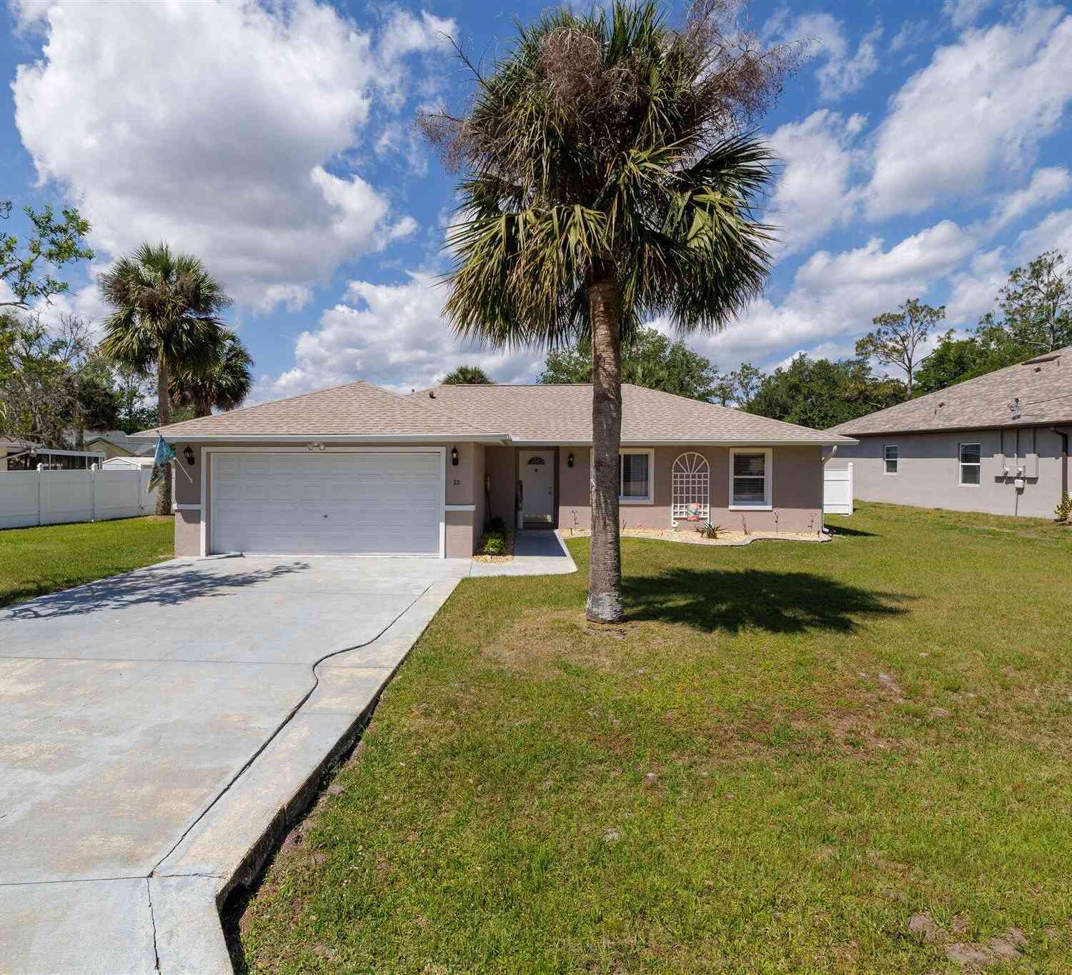 Homes For Sale - 22 Prospect Lane<br/> Palm Coast, FL 32164