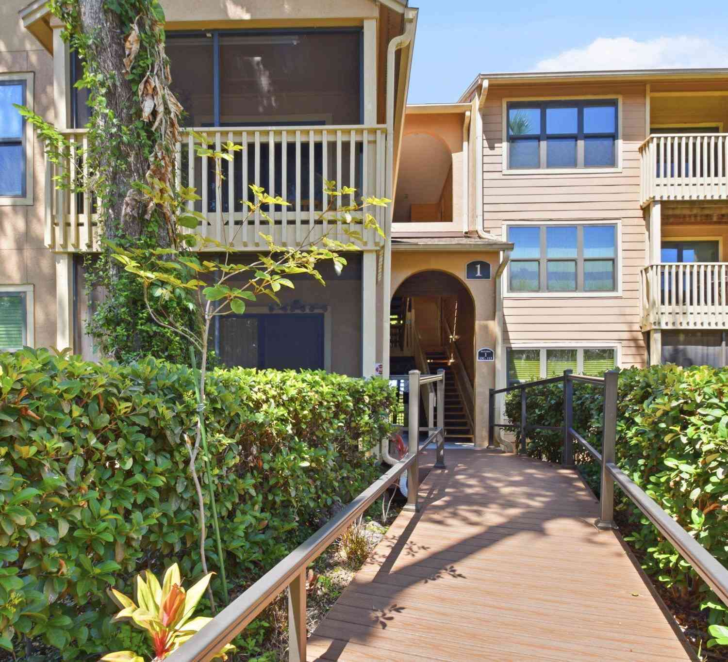 Condo For Sale - 1401 S Palmetto Avenue #103<br/> Daytona Beach, FL 32114
