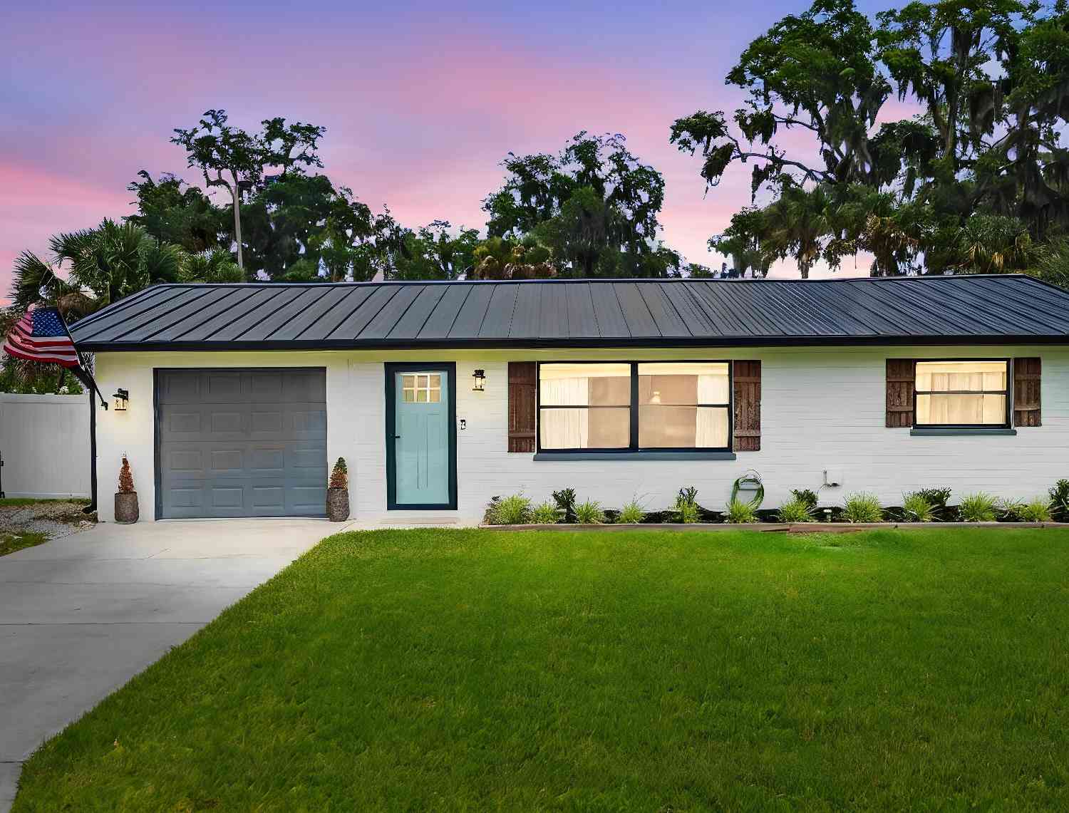 Homes For Sale - 2711 Orange Tree Drive<br/> Edgewater, FL 32141