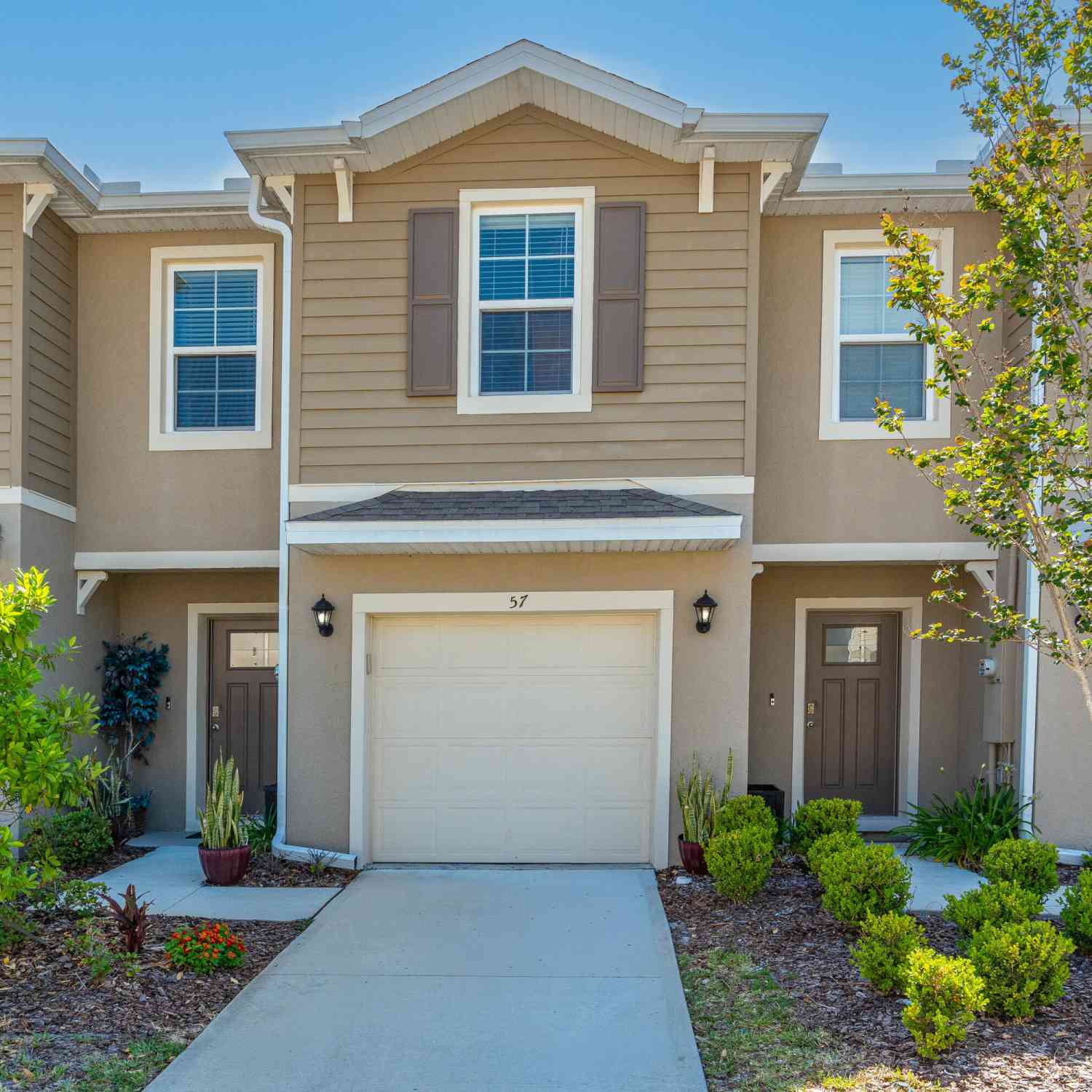 Homes For Sale - 57 Bella Lago Circle<br/> Port Orange, FL 32129