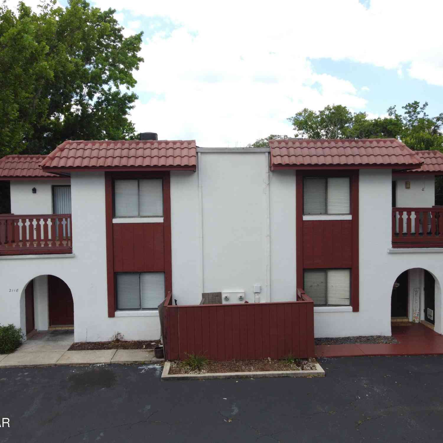 Townhouse For Sale - 2118 Oak Meadow Circle<br/> South Daytona, FL 32119