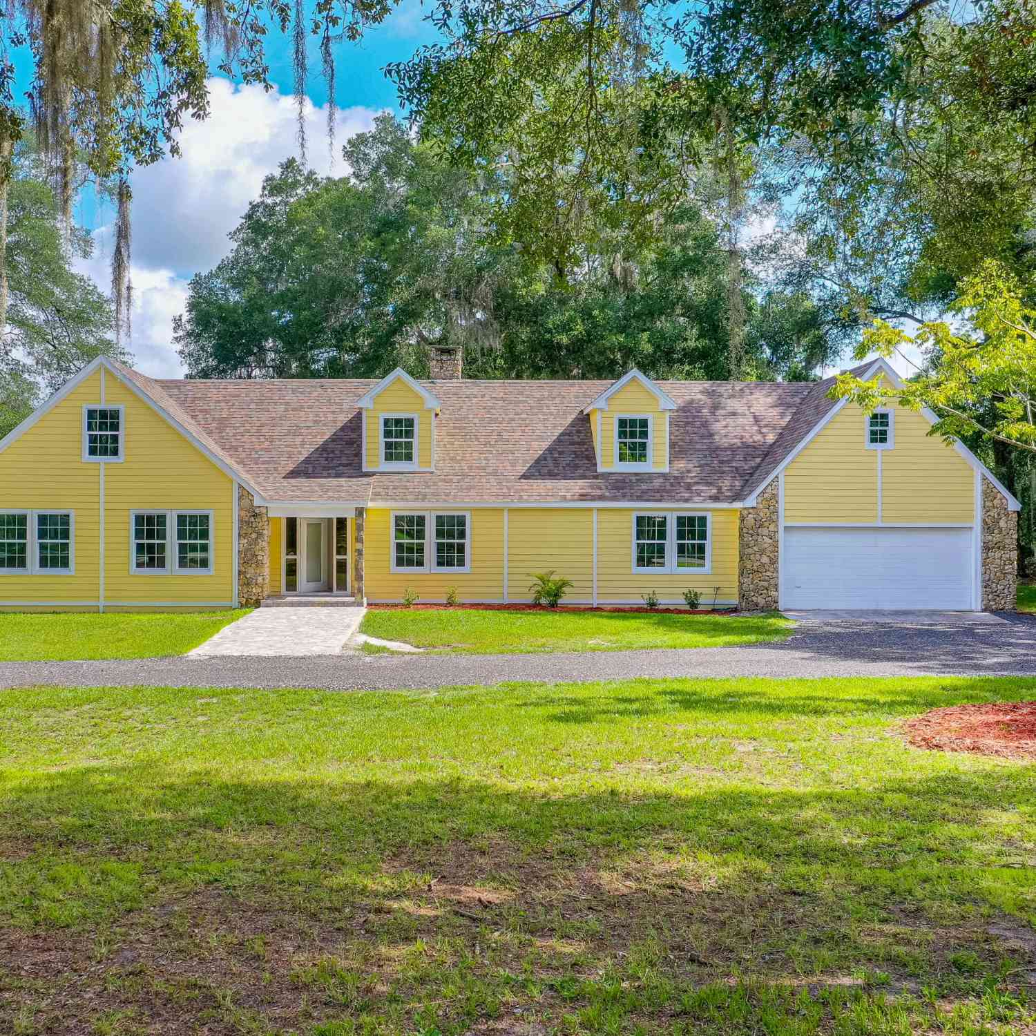 Homes For Sale - 475 E Wisconsin Avenue<br/> Orange City, FL 32763