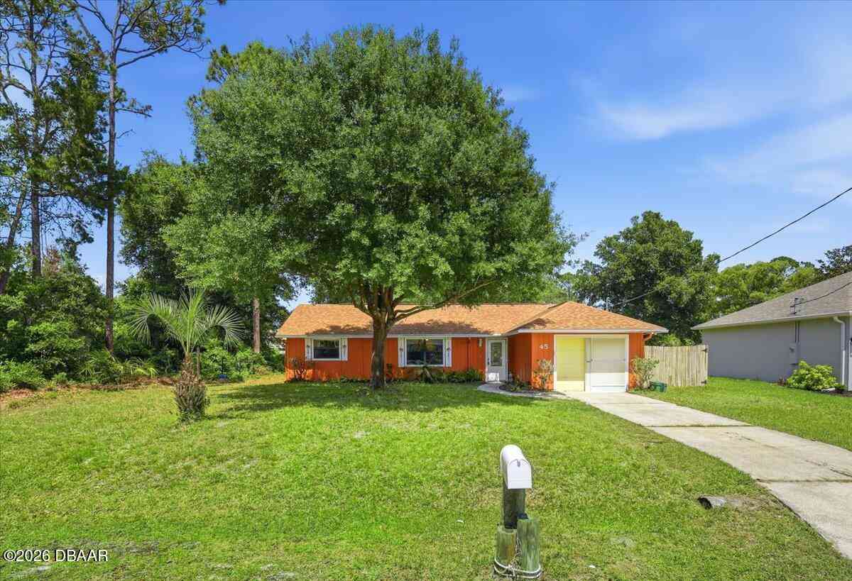 Homes For Sale - 45 Foxhall Lane<br/> Palm Coast, FL 32137