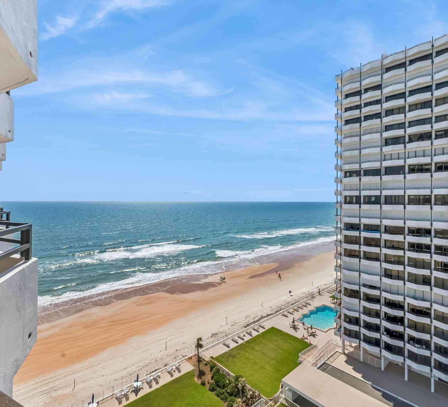 Condo For Sale - 2900 N Atlantic Avenue #1106<br/> Volusia County, Daytona Beach, FL 32118