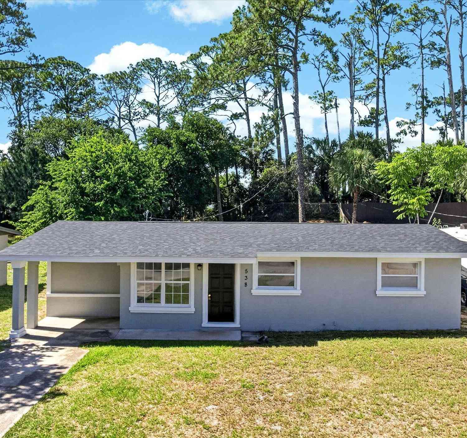 Homes For Sale - 538 Brook Circle<br/> South Daytona, FL 32119