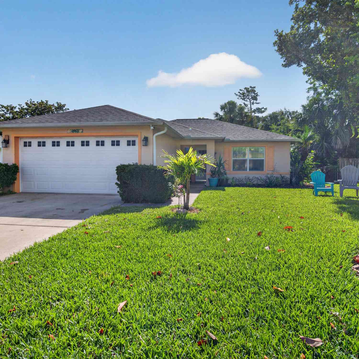 Homes For Sale - 2963 Oak Lea Drive<br/> South Daytona, FL 32119
