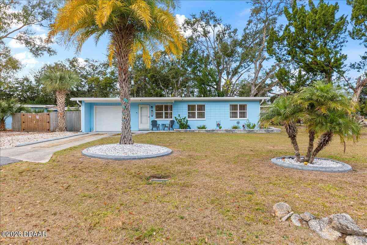 Homes For Sale - 450 Card Avenue<br/> Volusia County, Holly Hill, FL 32117
