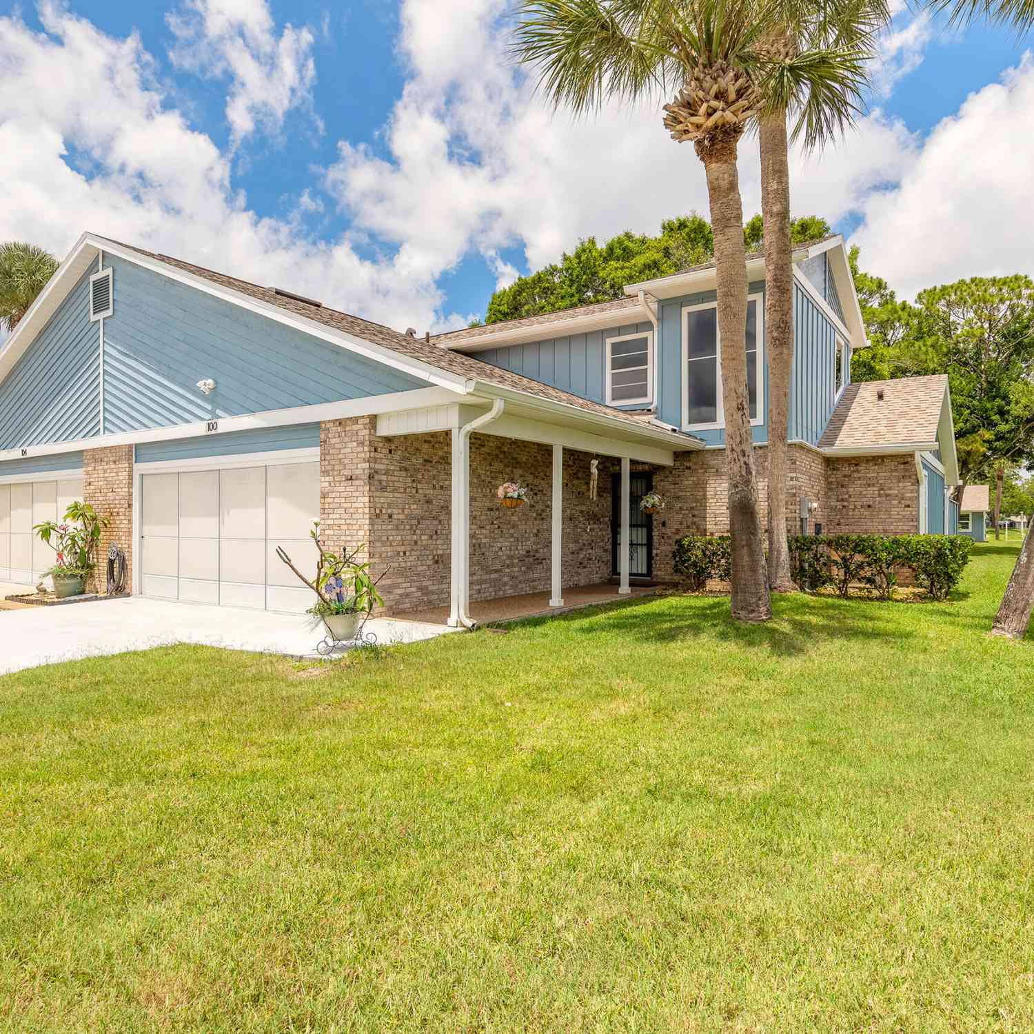 Condo For Sale - 100 Black Crow Circle<br/> Daytona Beach, FL 32119