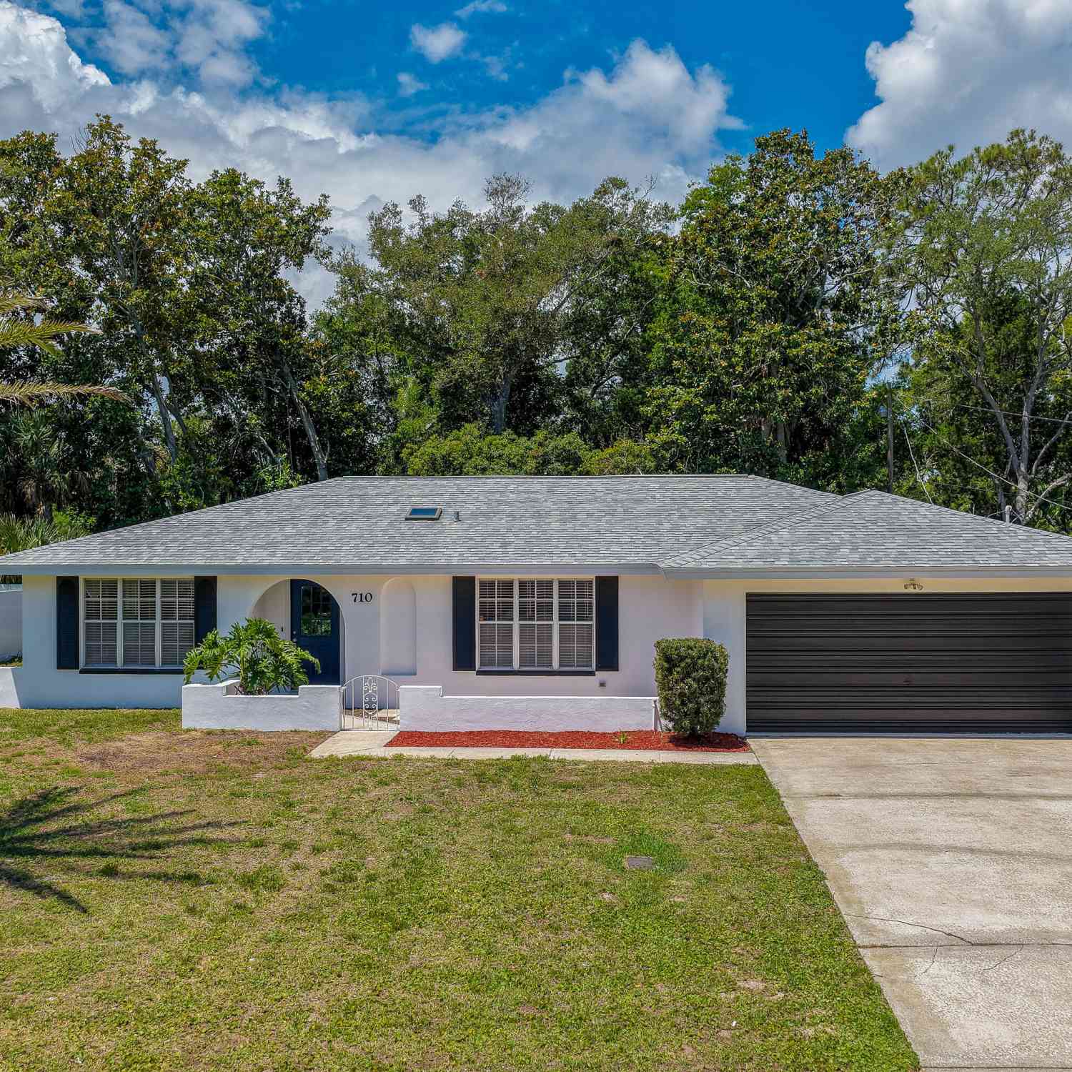 Homes For Sale - 710 Lindenwood Circle<br/> Ormond Beach, FL 32174