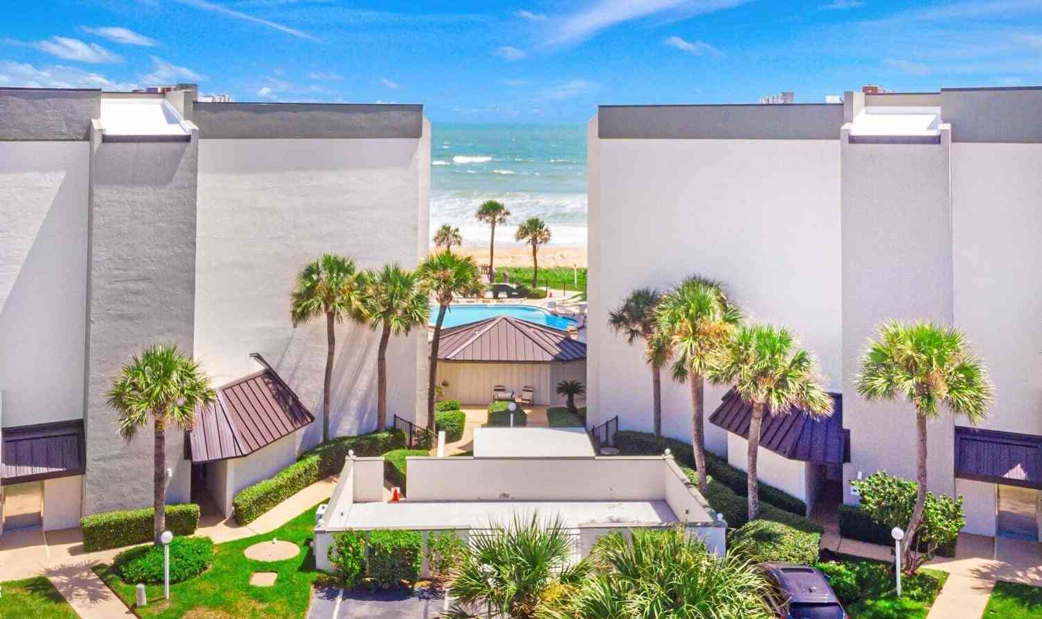 Condo For Sale - 1275 Ocean Shore Boulevard #206<br/> Ormond Beach, FL 32176