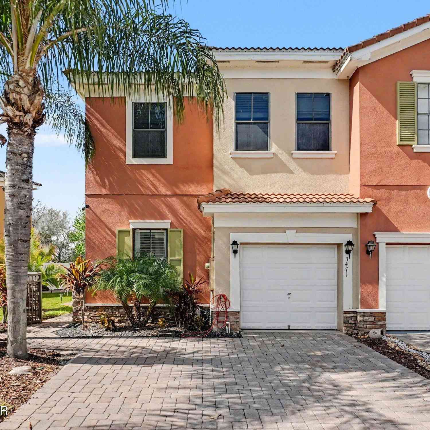 Homes For Sale - 3471 Allegra Circle<br/> Saint Cloud, FL 34772