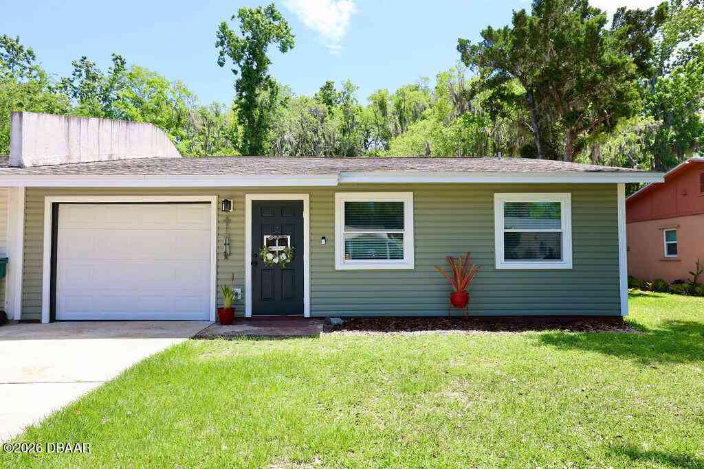Homes For Sale - 915 Royal Oak Court<br/> Volusia County, Holly Hill, FL 32117