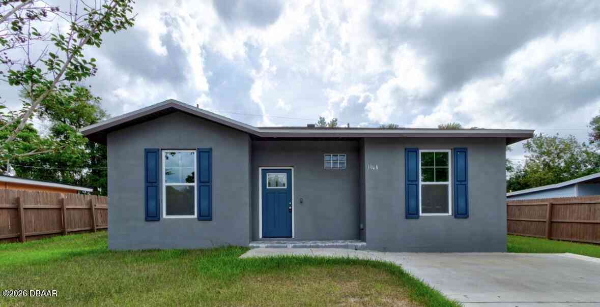 Homes For Sale - 1061 Thunderbird Drive<br/> Daytona Beach, FL 32117
