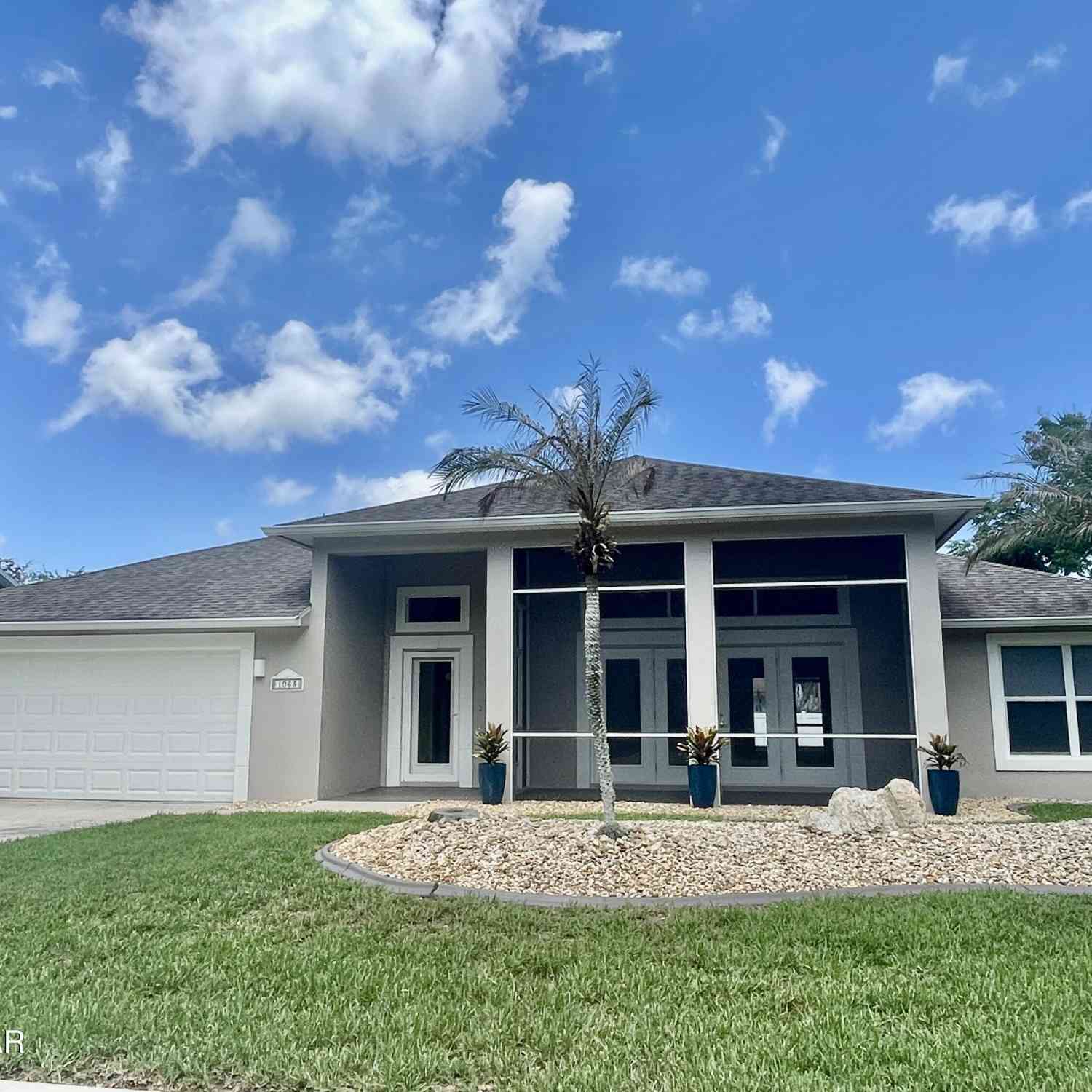 Homes For Sale - 1063 Azalea Pointe Drive<br/> Port Orange, FL 32129