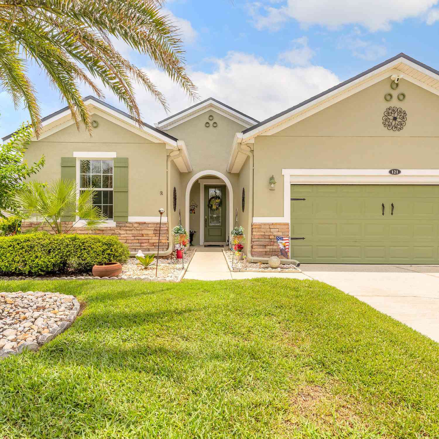 Homes For Sale - 121 Grande Belfly Way<br/> Daytona Beach, FL 32124