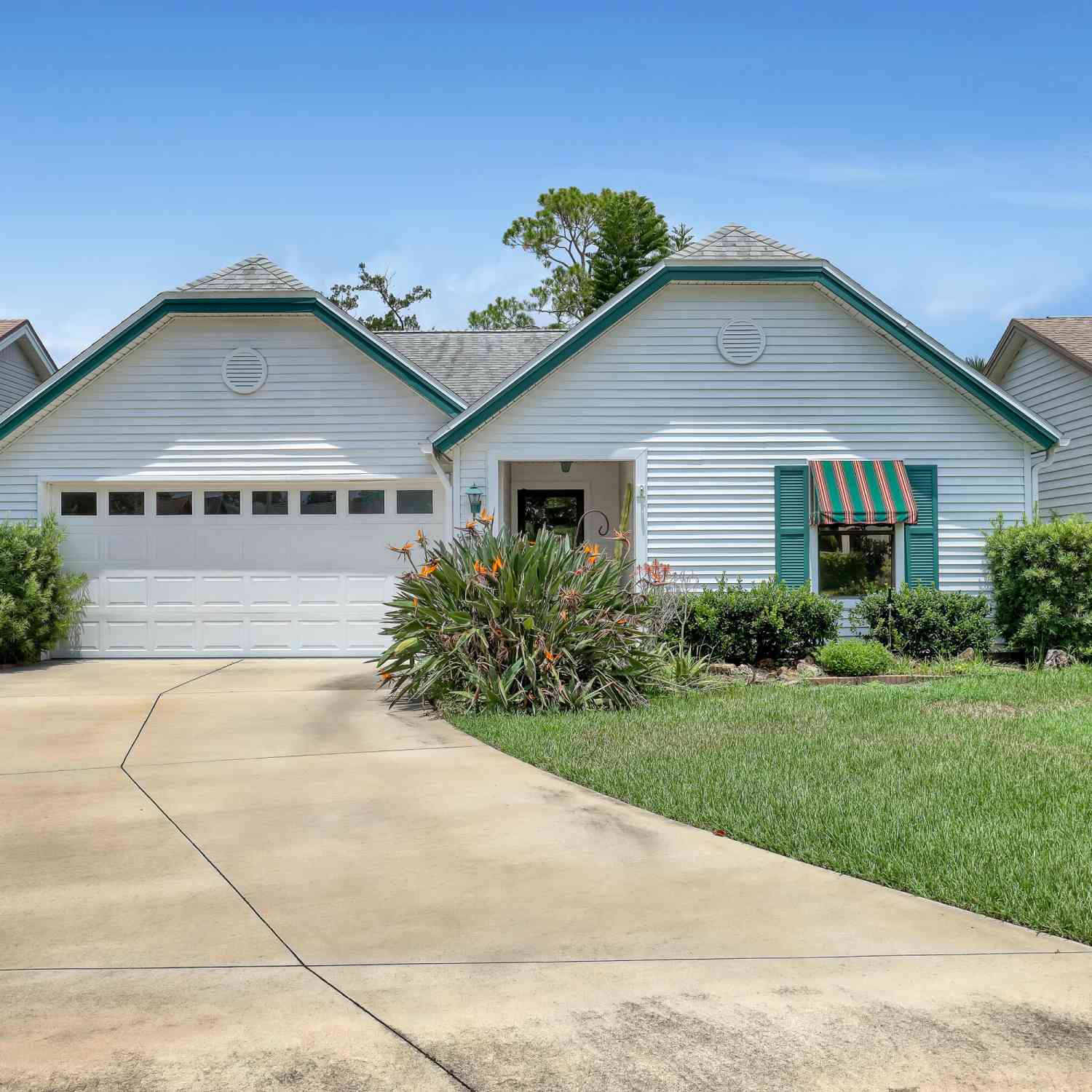 Homes For Sale - 778 Pine Shores Circle<br/> New Smyrna Beach, FL 32168