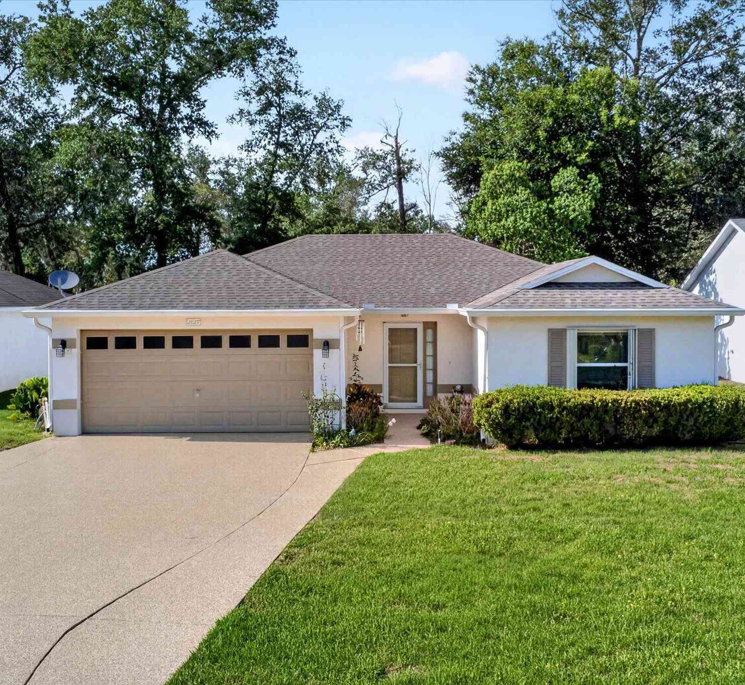 Homes For Sale - 2127 King Richards Court<br/> Orange City, FL 32763