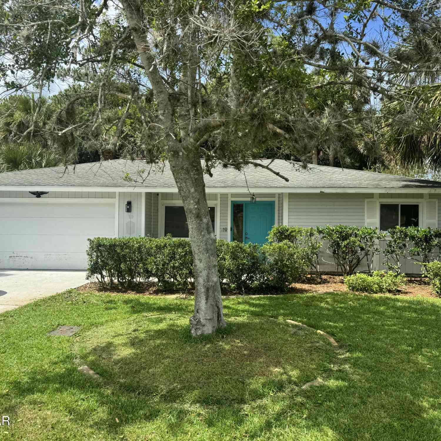 Homes For Sale - 19 Banner Lane<br/> Palm Coast, FL 32137