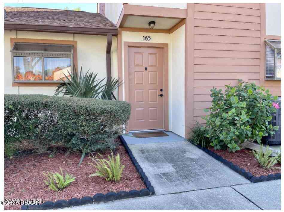 Townhouse For Rent - 165 White Fawn Drive #MB<br/> Daytona Beach, FL 32114