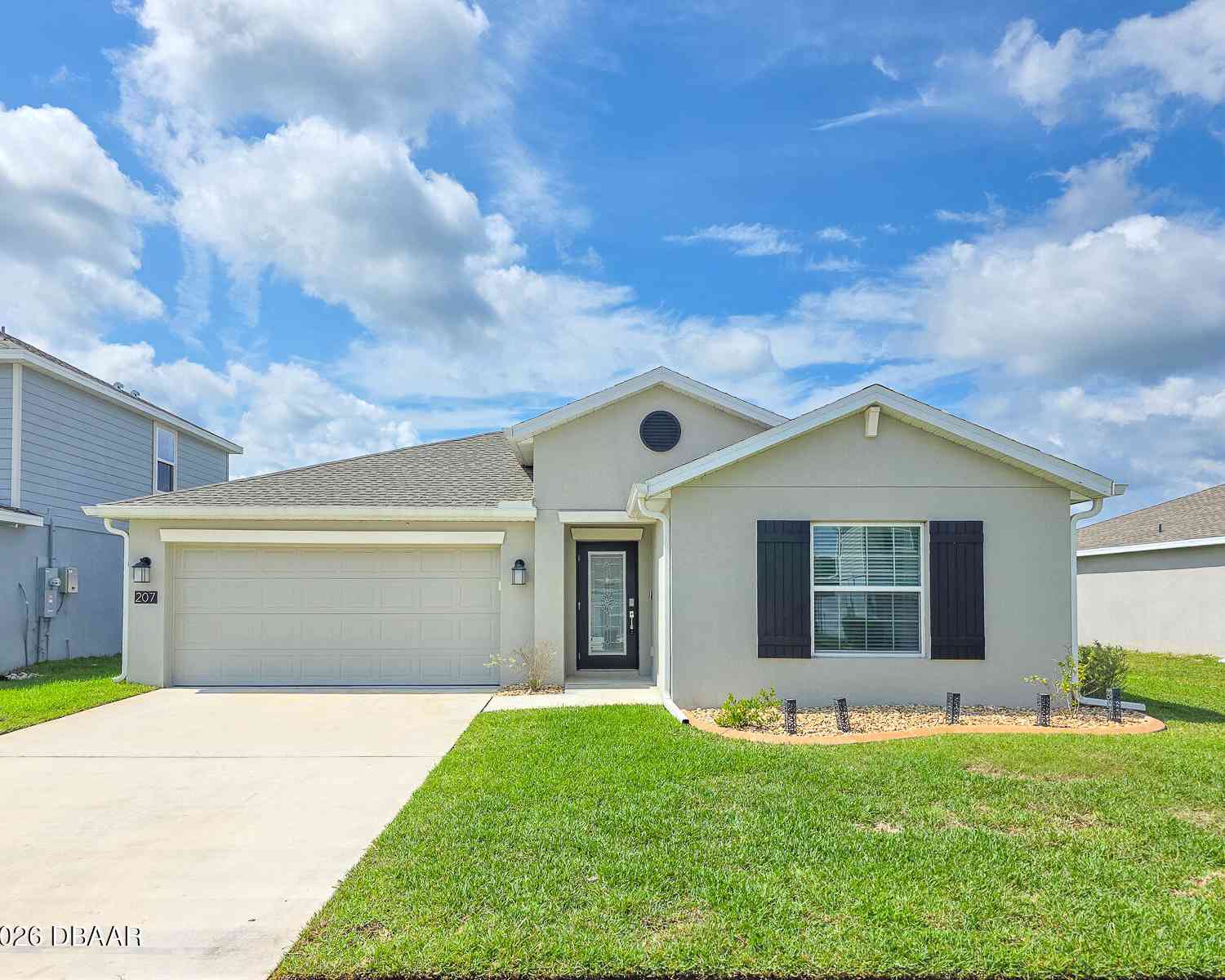 Homes For Sale - 207 Winged Foot Lane<br/> Daytona Beach, FL 32124