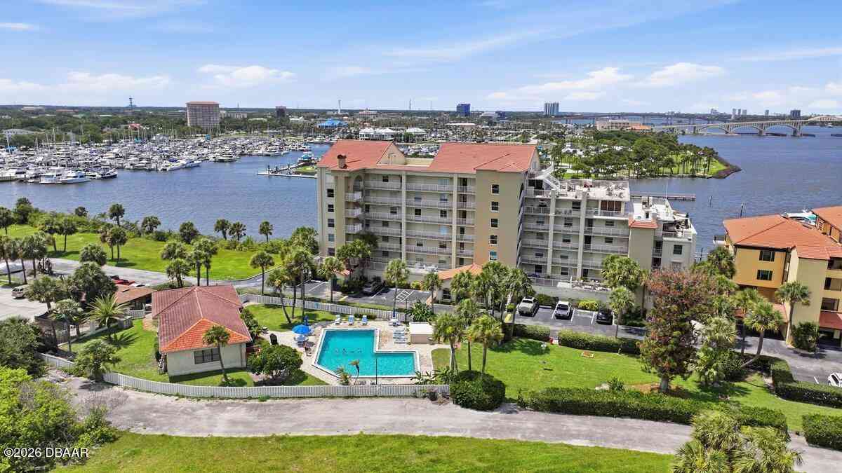 Homes For Sale - 552 Marina Point Drive<br/> Daytona Beach, FL 32114