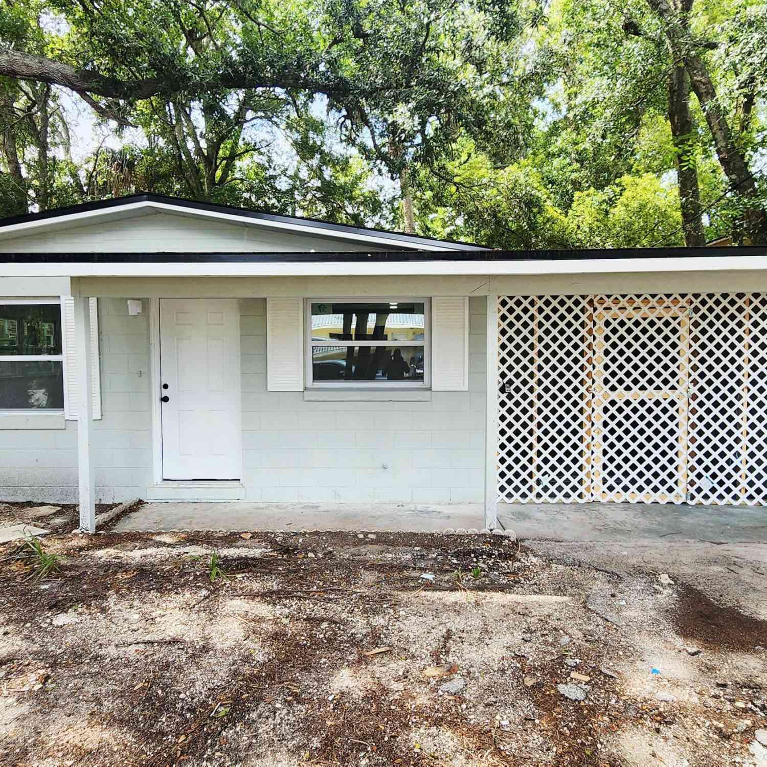 Homes For Sale - 128 Kingston Avenue<br/> Daytona Beach, FL 32114