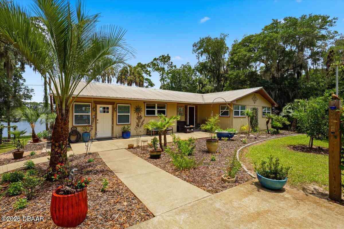 Homes For Sale - 460 Lake Como Drive<br/> Pomona Park, FL 32181
