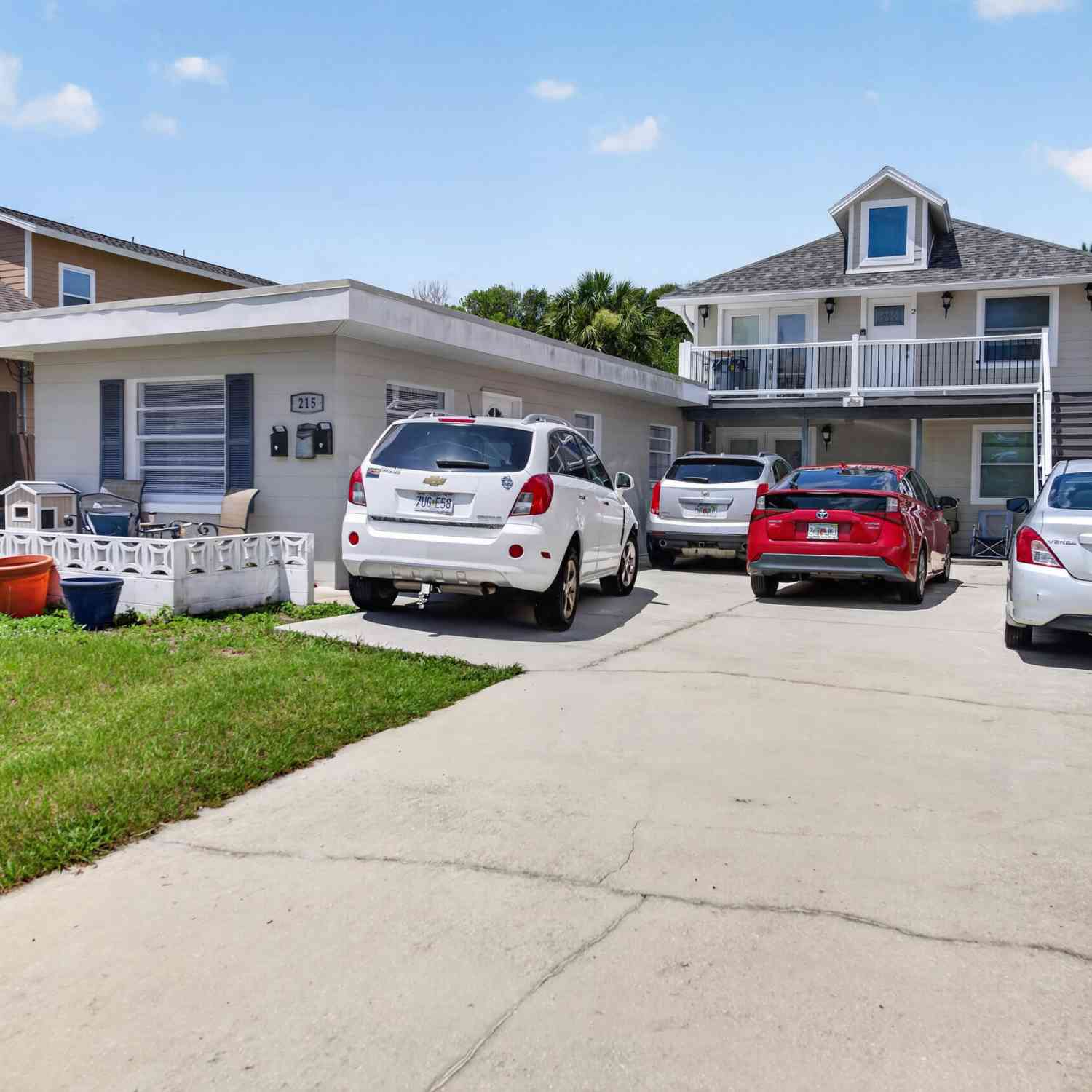 Homes For Sale - 215 N Wild Olive Avenue<br/> Daytona Beach, FL 32118