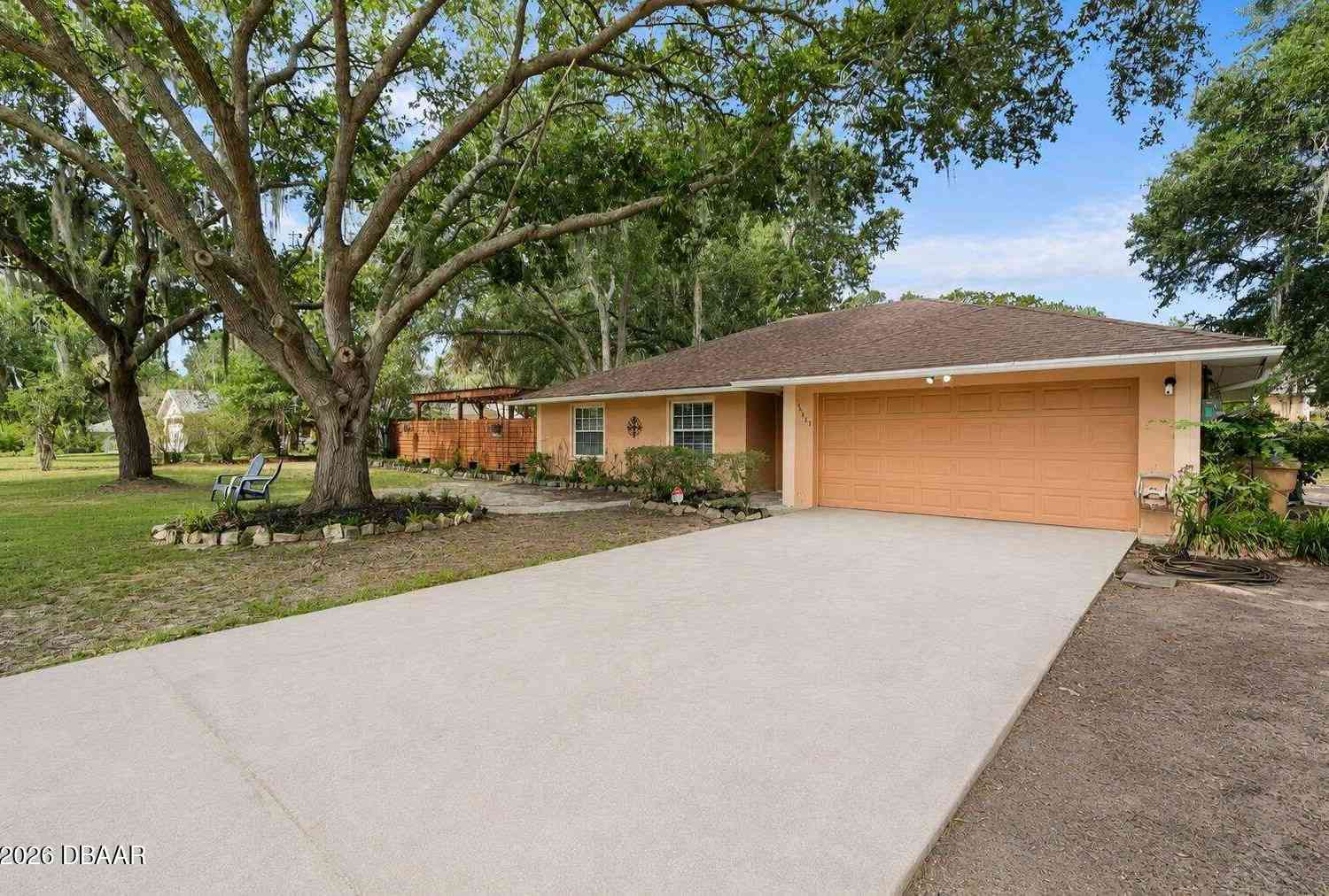 Homes For Sale - 10825 Beverly Court<br/> Clermont, FL 34711