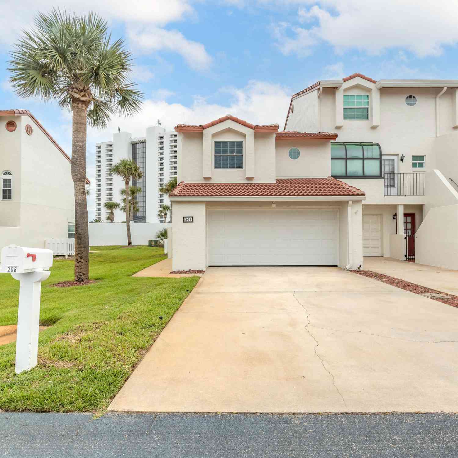 Townhouse For Sale - 208 Florida Shores Boulevard<br/> Daytona Beach, FL 32118