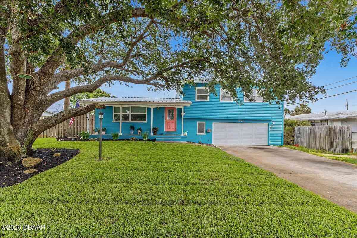 Homes For Sale - 923 Peninsula Drive<br/> Ormond Beach, FL 32176