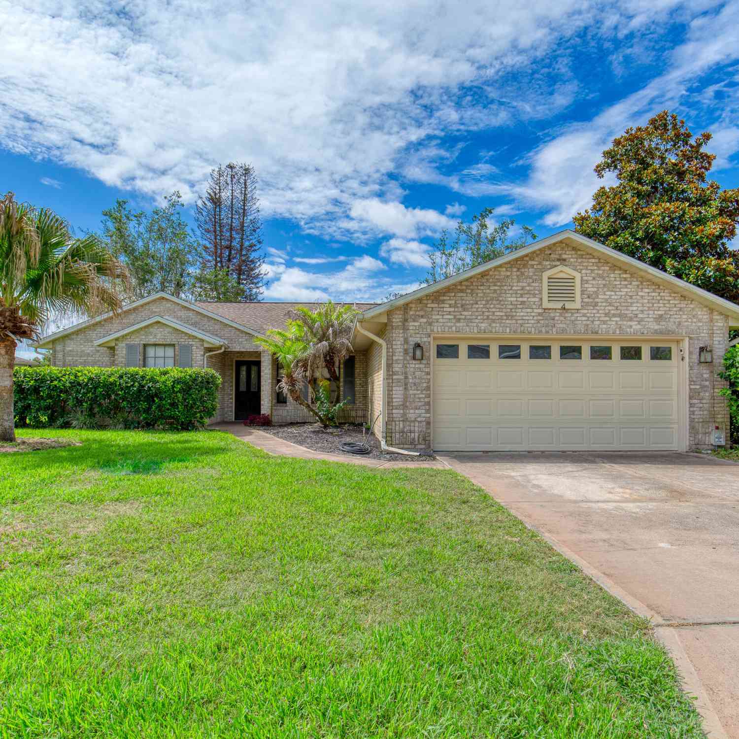 Homes For Sale - 4 Carriage Creek Way<br/> Ormond Beach, FL 32174