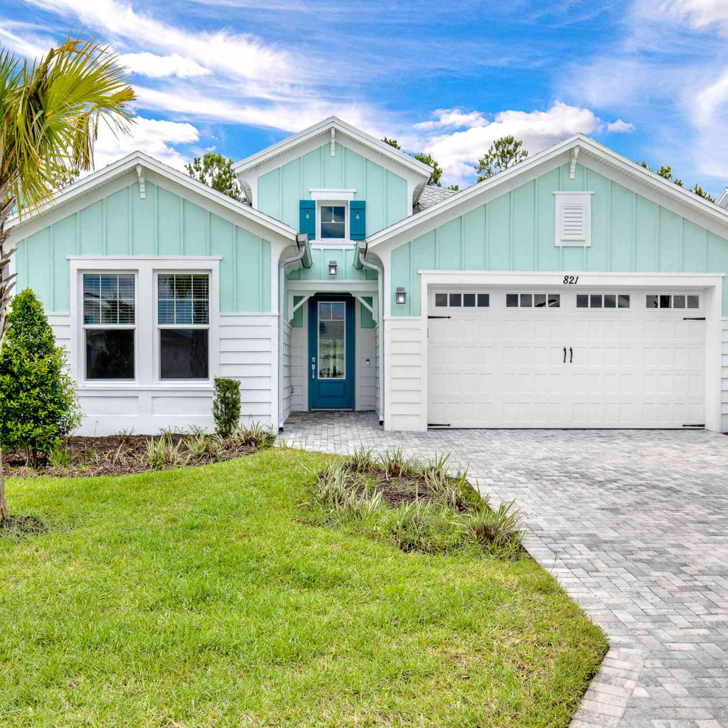 Homes For Sale - 821 Bama Breeze Drive<br/> Daytona Beach, FL 32124
