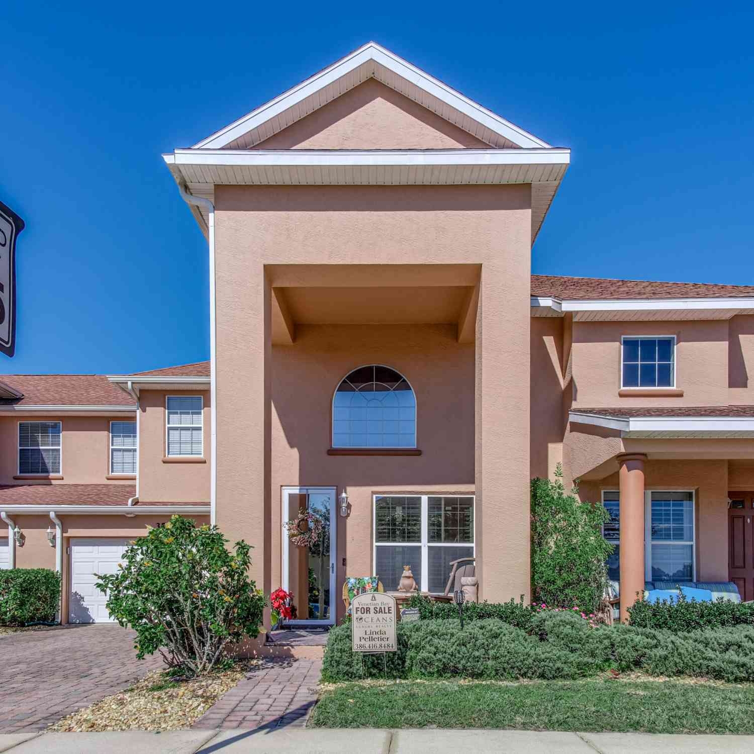 Townhouse For Sale - 3507 SE Casalta Circle<br/> New Smyrna Beach, FL 32168