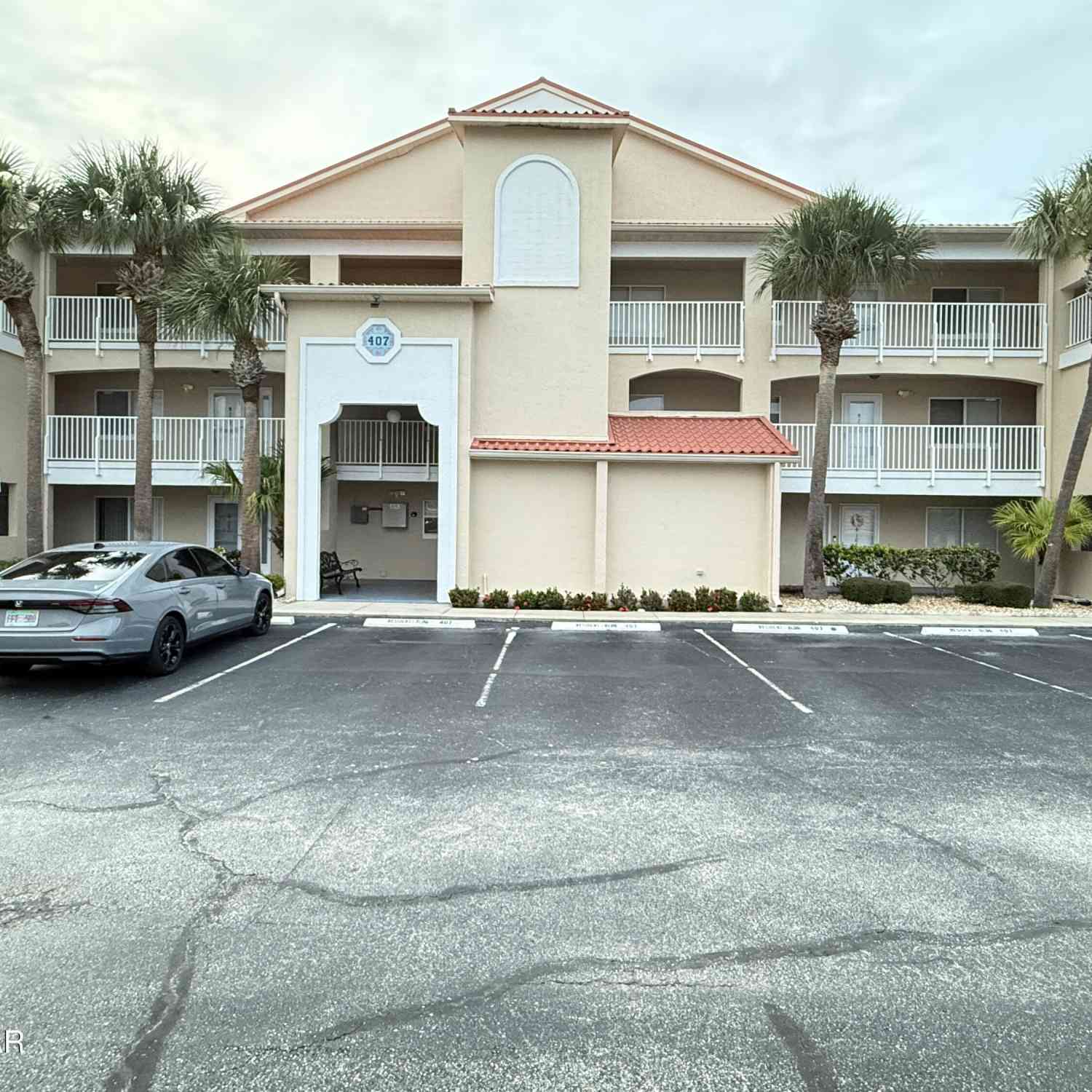 Condo For Sale - 407 Bouchelle Drive<br/> New Smyrna Beach, FL 32169