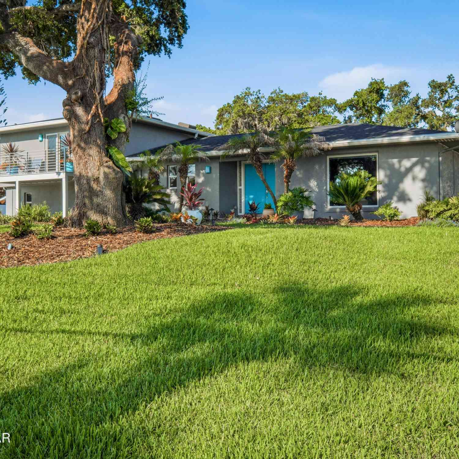 Homes For Sale - 1508 S Riverside Drive<br/> New Smyrna Beach, FL 32168